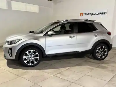 Kia Stonic 2025 - 21250 EUR, 54 km - AUTO.MOTO.pt - 54km - foto 4 de 21