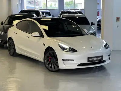 Tesla Model 3 2021 - 31990 EUR, 85000 km - AUTO.MOTO.pt - 85000km - foto 3 de 45