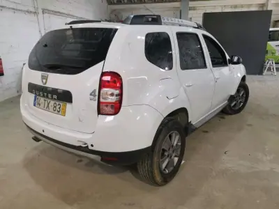 Dacia 2017 - 9900 EUR, 230462 km - AUTO.MOTO.pt - 230462km - foto 4 de 10