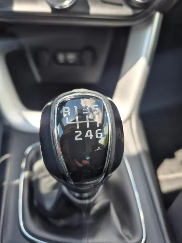 Kia Ceed 2017 - 13250 EUR, 92215 km - AUTO.MOTO.pt - 92215km - foto 14 de 23