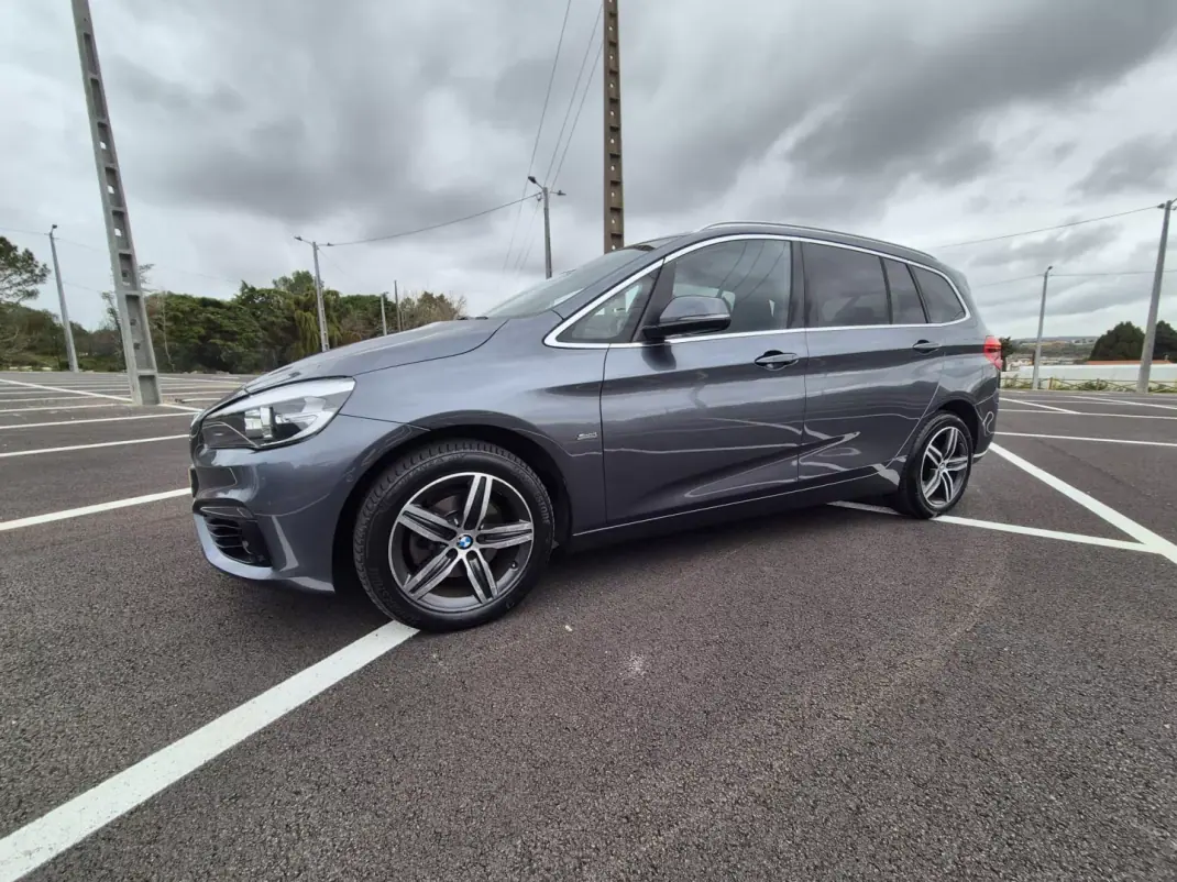 BMW 216 Gran Tourer 2017 - 16900 EUR, 130000 km - AUTO.MOTO.pt - 130000km - foto 2 de 12
