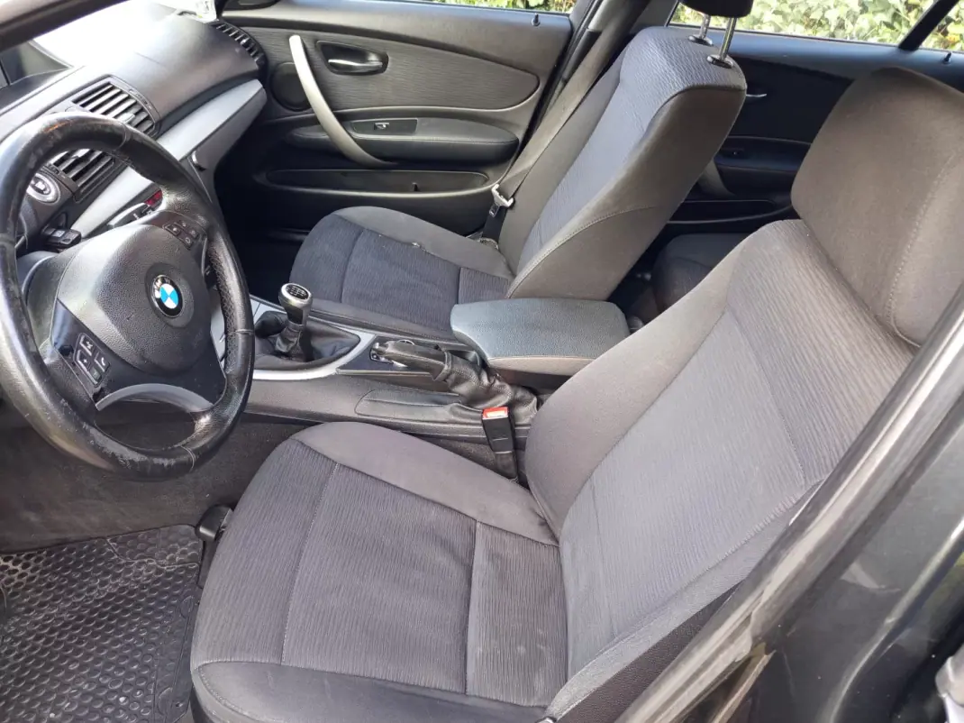 BMW 116 2009 - 5500 EUR, 285384 km - AUTO.MOTO.pt - 285384km - foto 6 de 11