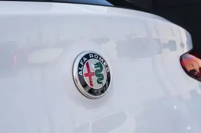 Alfa Romeo Stelvio 2017 - 29400 EUR, 139000 km - AUTO.MOTO.pt - 139000km - foto 10 de 35