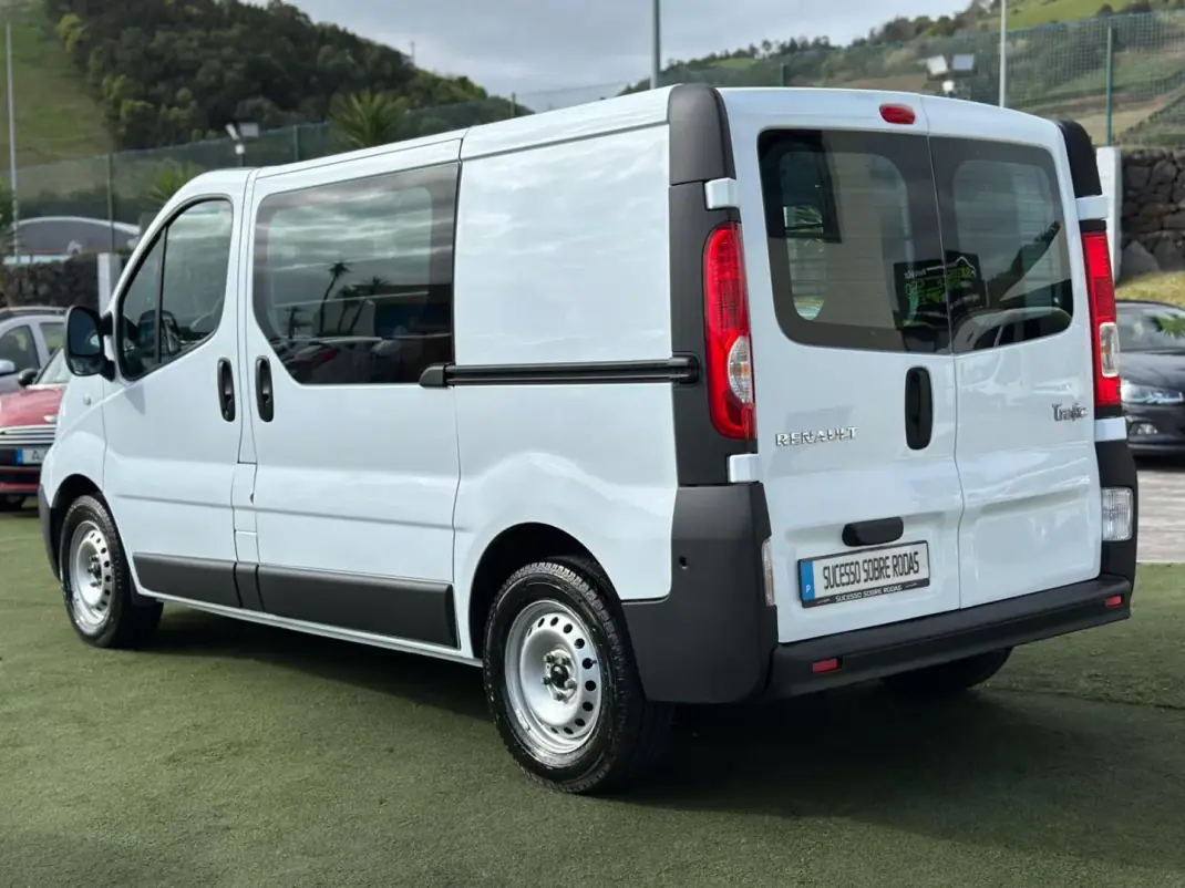Renault TRAFIC L2H1 125CV 2014 - 16990 EUR, 98646 km - AUTO.MOTO.pt - 98646km - foto 5 de 16