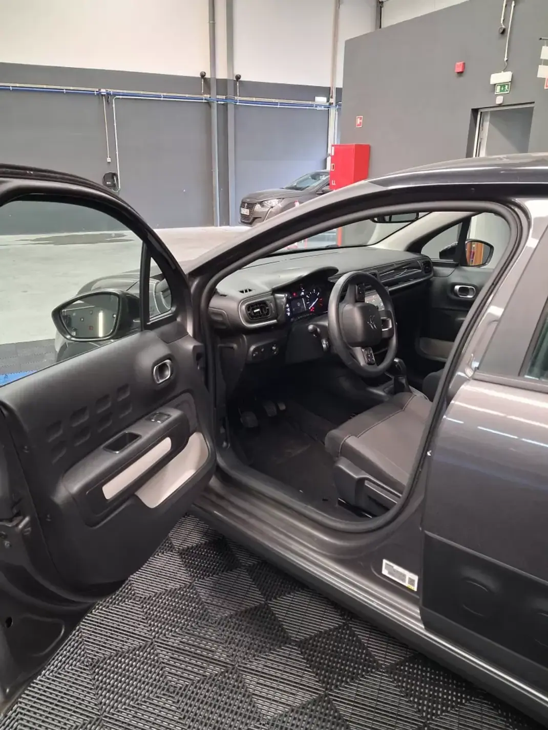Citroën C3 2019 - 11790 EUR, 64158 km - AUTO.MOTO.pt - 64158km - foto 10 de 13