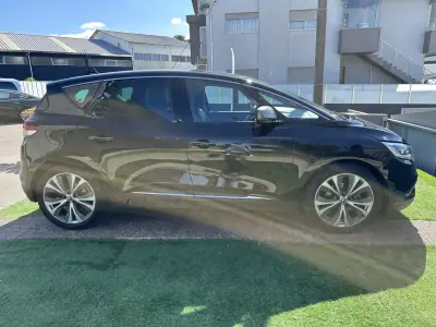 Renault Scénic 2016 - 10900 EUR, 220000 km - AUTO.MOTO.pt - 220000km - foto 17 de 66
