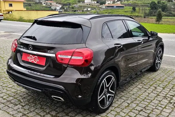 Mercedes-Benz GLA 180 2015 - 21500 EUR, 160000 km - AUTO.MOTO.pt - 160000km - foto 2 de 31