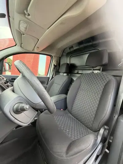 Renault 2016 - 10500 EUR, 180000 km - AUTO.MOTO.pt - 180000km - foto 6 de 7
