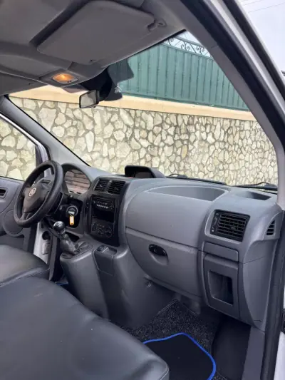 Fiat Scudo 2010 - 8990 EUR, 338000 km - AUTO.MOTO.pt - 338000km - foto 6 de 7