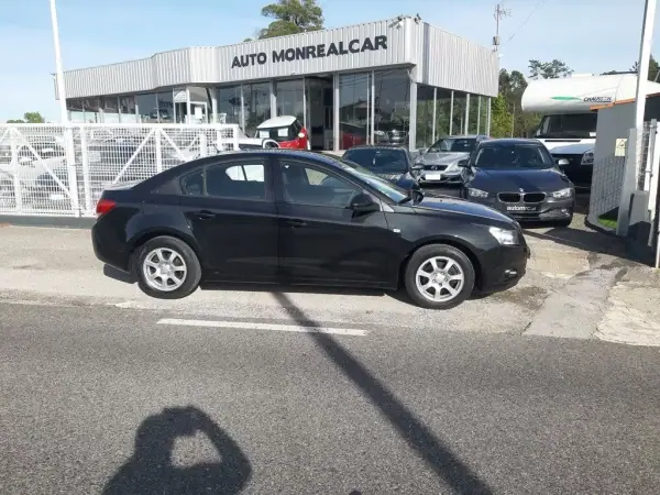 Chevrolet Cruze 2012 - 7900 EUR, 221800 km - AUTO.MOTO.pt - 221800km - foto 2 de 37