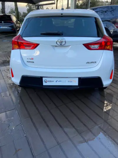 Toyota Auris 2013 - 13250 EUR, 145685 km - AUTO.MOTO.pt - 145685km - foto 4 de 15