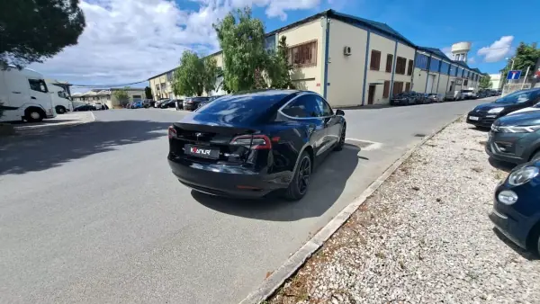 Tesla Model 3 2019 - 22500 EUR, 113000 km - AUTO.MOTO.pt - 113000km - foto 19 de 53