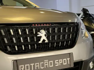 Peugeot 2008 2016 - 10990 EUR, 60000 km - AUTO.MOTO.pt - 60000km - foto 28 de 60