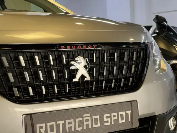 Peugeot 2008 2016 - 10990 EUR, 60000 km - AUTO.MOTO.pt - 60000km - foto 28 de 60