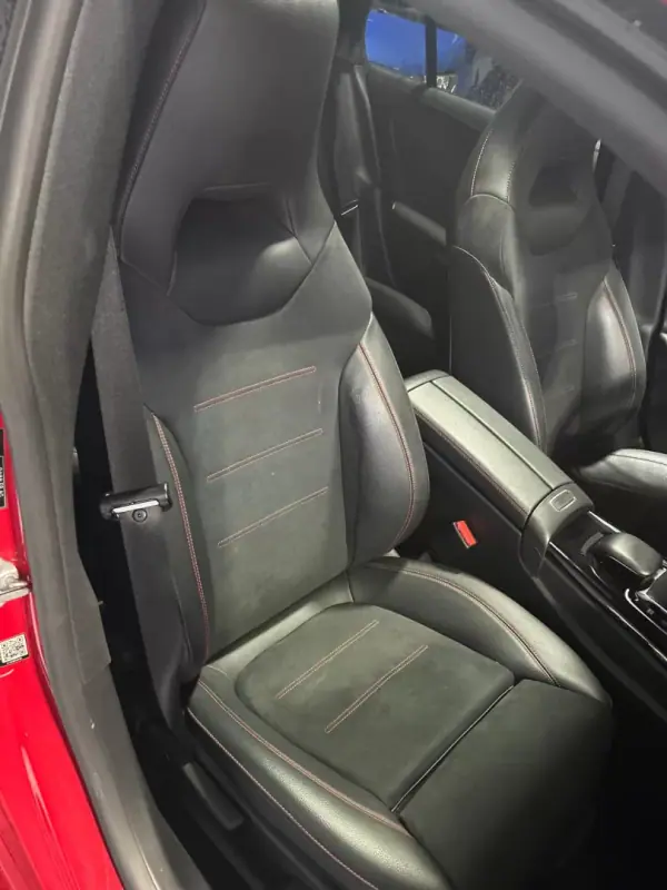 Mercedes-Benz CLA 200 2020 - 35500 EUR, 41690 km - AUTO.MOTO.pt - 41690km - foto 41 de 47