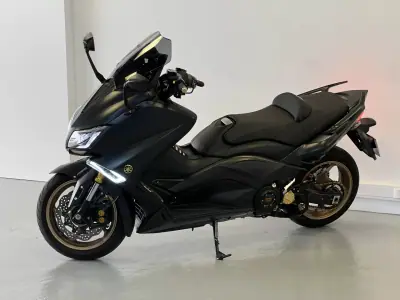 Yamaha TMAX 2016 - 8990 EUR, 27000 km - AUTO.MOTO.pt - 27000km - foto 6 de 35