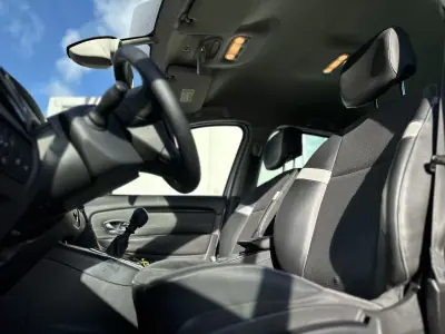 Renault Grand Scénic 2015 - 7990 EUR, 242000 km - AUTO.MOTO.pt - 242000km - foto 15 de 42