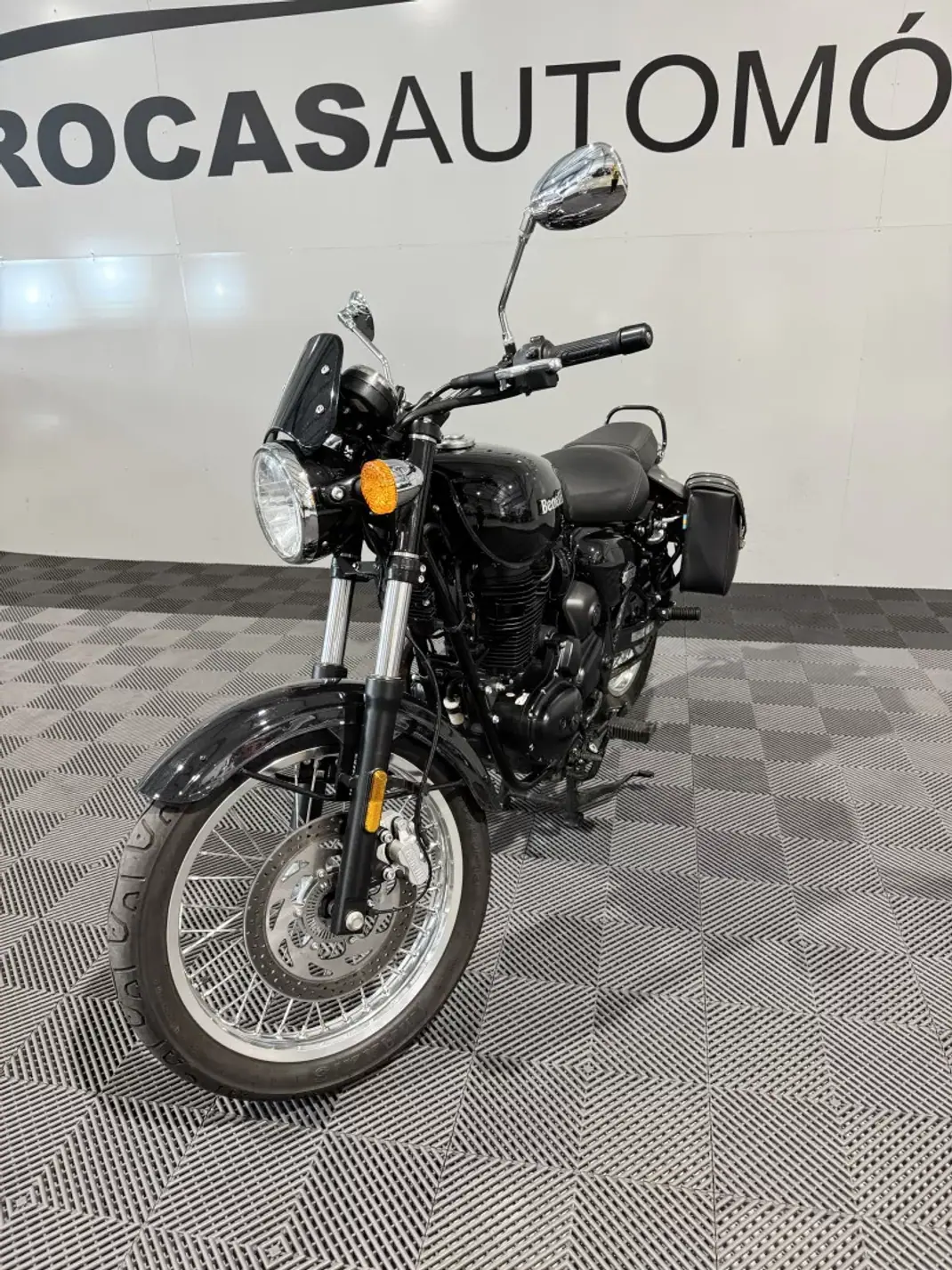 Benelli Imperiale 400 2023 - 3750 EUR, 6290 km - 6290km - foto 21 de 21