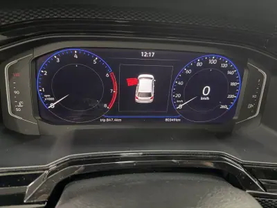 Volkswagen Polo 2022 - 16500 EUR, 80000 km - AUTO.MOTO.pt - 80000km - foto 6 de 15