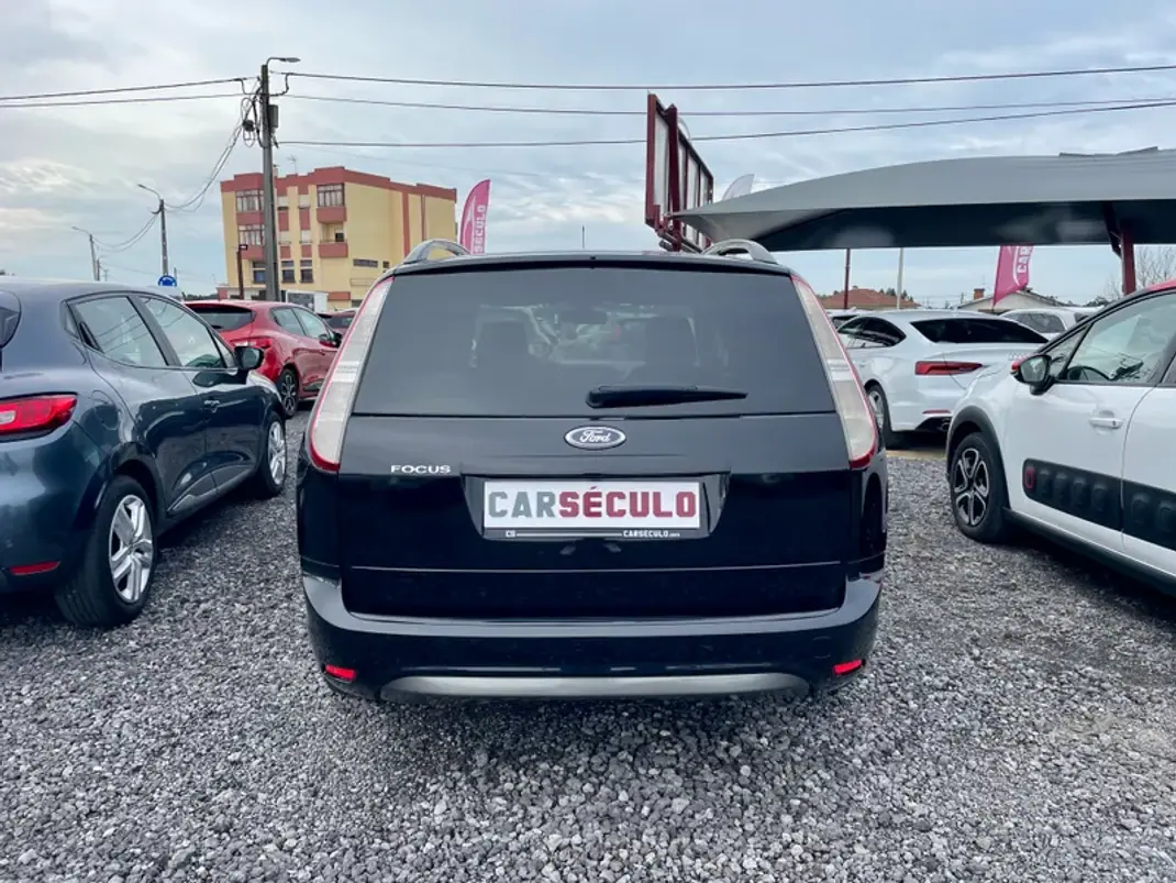 Ford Focus SW 2011 - 7750 EUR, 226741 km - AUTO.MOTO.pt - 226741km - foto 4 de 25