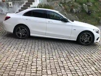 Mercedes-Benz C 350 2018 - 24999 EUR, 102000 km - AUTO.MOTO.pt - 102000km - foto 2 de 7
