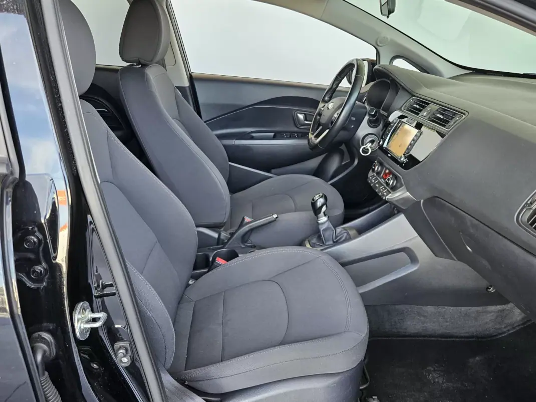Kia Rio 2017 - 8350 EUR, 210000 km - 210000km - foto 6 de 6