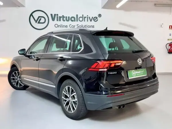 Volkswagen Tiguan 2017 - 17750 EUR, 120000 km - AUTO.MOTO.pt - 120000km - foto 9 de 50