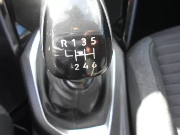 Peugeot 208 2024 - 15900 EUR, 36982 km - AUTO.MOTO.pt - 36982km - foto 14 de 15