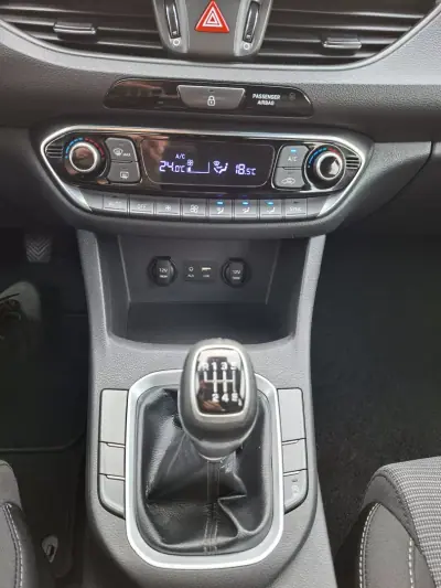 Hyundai i30 2020 - 13000 EUR, 123500 km - AUTO.MOTO.pt - 123500km - foto 20 de 25