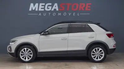 Volkswagen T-Roc 2025 - 24250 EUR, 11000 km - AUTO.MOTO.pt - 11000km - foto 4 de 41