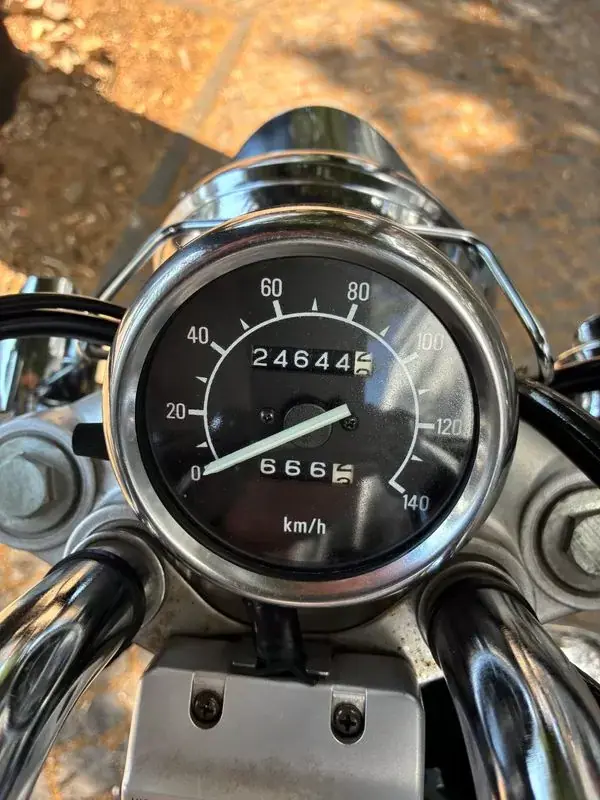 Yamaha XV 1997 - 2550 EUR, 24644 km - AUTO.MOTO.pt - 24644km - foto 6 de 15