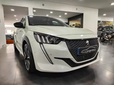 Peugeot 208 2021 - 13990 EUR, 80000 km - AUTO.MOTO.pt - 80000km - foto 8 de 49