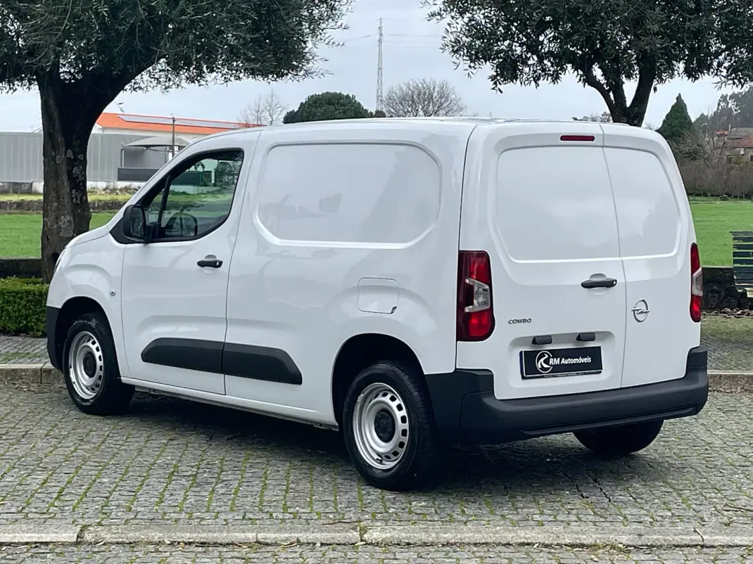 Opel Combo 2022 - 14450 EUR, 90000 km - AUTO.MOTO.pt - 90000km - foto 9 de 37