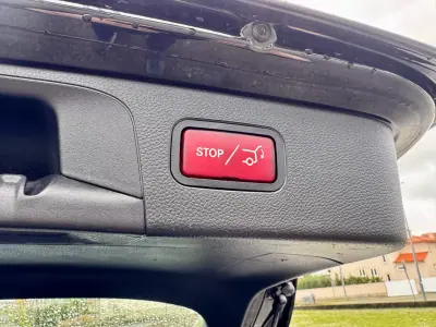 Mercedes-Benz GLC 250 2018 - 34990 EUR, 175000 km - AUTO.MOTO.pt - 175000km - foto 31 de 33