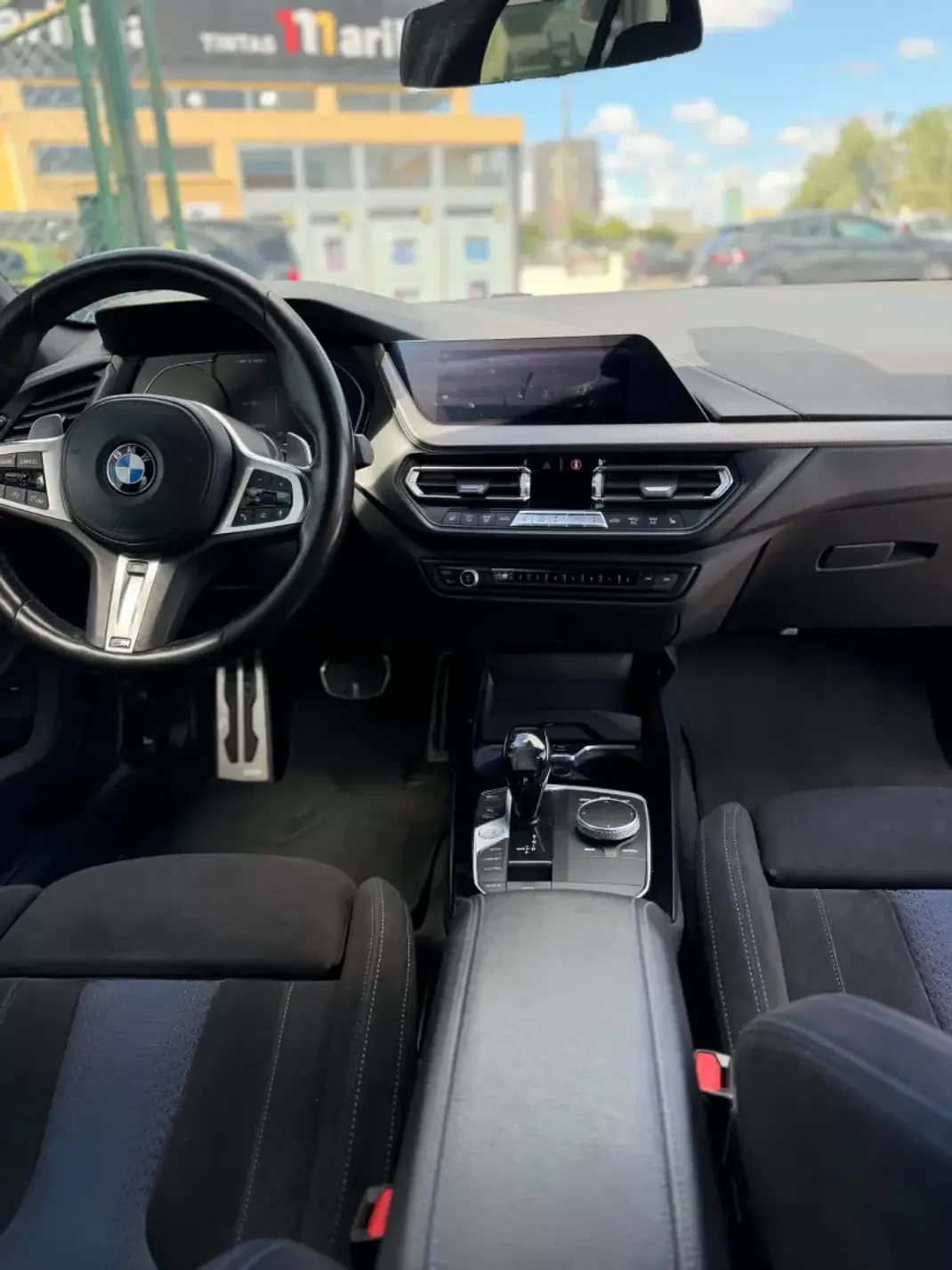 BMW M135i 2019 - 35890 EUR, 100000 km - 100000km - foto 5 de 12