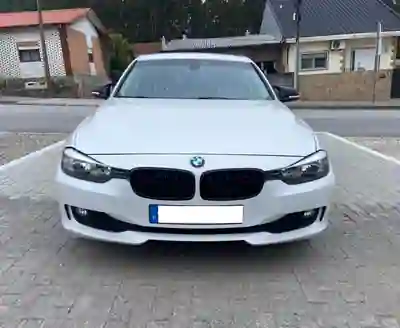 BMW 316 2012 - 11750 EUR, 199000 km - foto 1 de 15