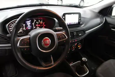 Fiat Tipo Station Wagon 2019 - 10400 EUR, 162509 km - AUTO.MOTO.pt - 162509km - foto 9 de 27