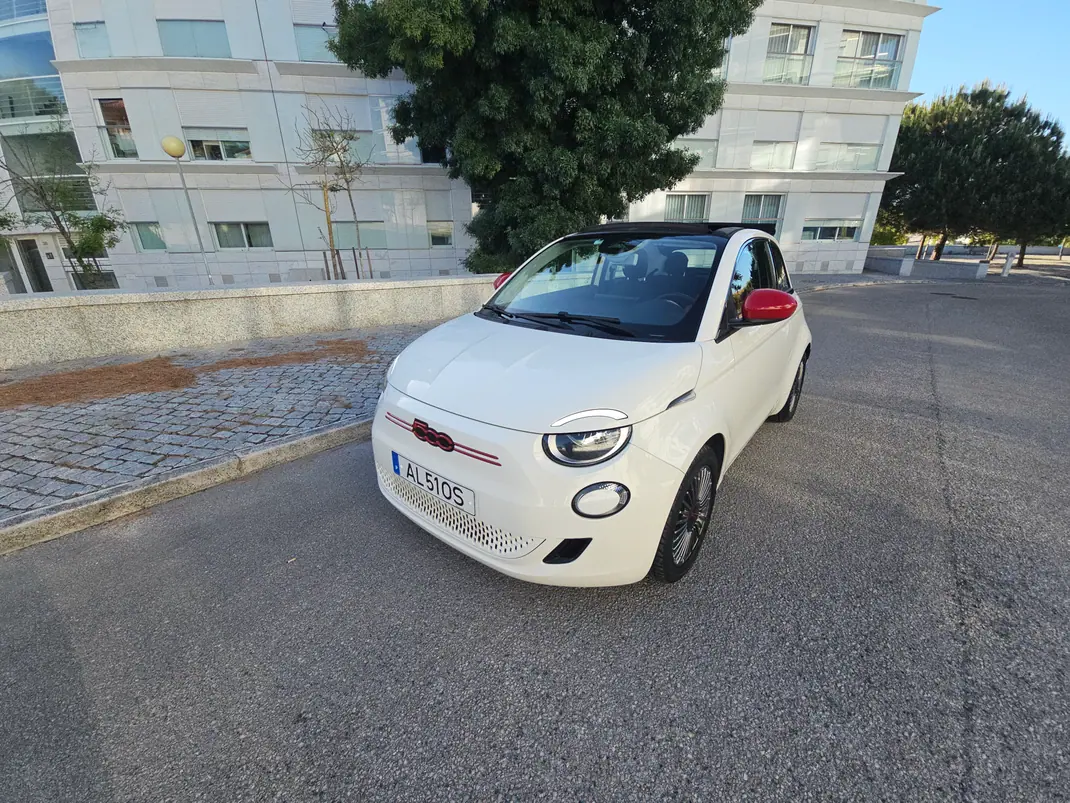 Fiat 500e C 2021 - 14250 EUR, 75000 km - AUTO.MOTO.pt - 75000km - foto 2 de 26
