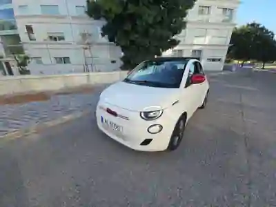 Fiat 500e C 2021 - 14250 EUR, 75000 km - AUTO.MOTO.pt - 75000km - foto 2 de 26