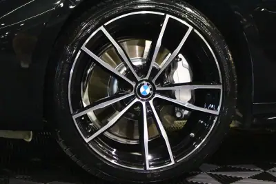 BMW 330 2019 - 22900 EUR, 140000 km - AUTO.MOTO.pt - 140000km - foto 3 de 30