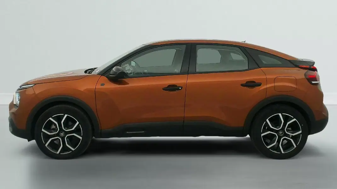 Citroën e-C4 2022 - 18990 EUR, 16000 km - AUTO.MOTO.pt - 16000km - foto 9 de 15