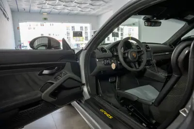 Porsche 718 Cayman 2022 - 220000 EUR, 9950 km - AUTO.MOTO.pt - 9950km - foto 25 de 42