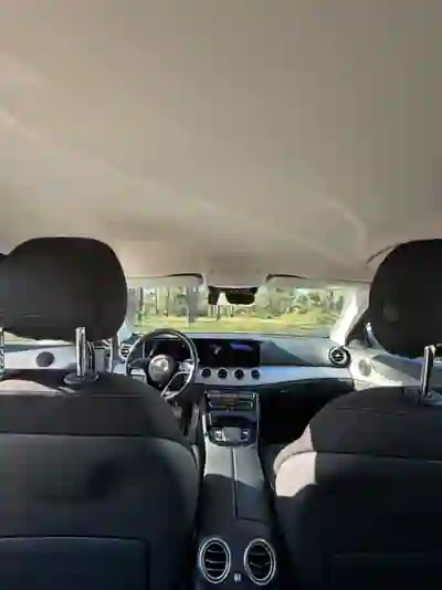 Mercedes-Benz E 300 2021 - 31900 EUR, 119000 km - AUTO.MOTO.pt - 119000km - foto 3 de 15