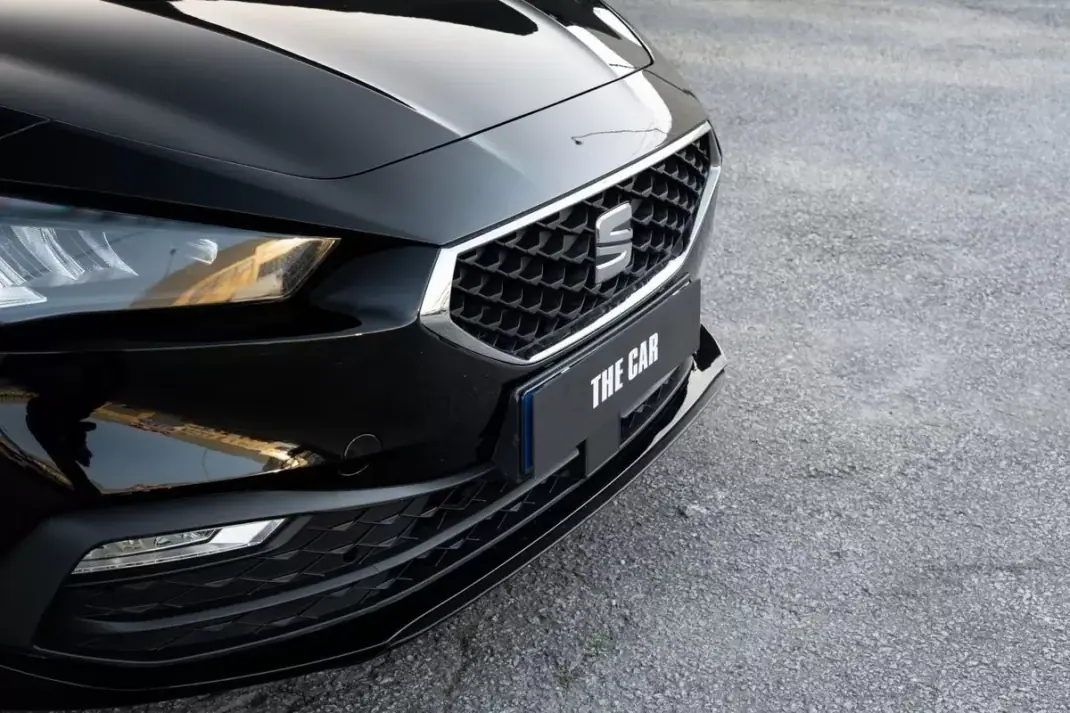 SEAT Leon 2021 - 15999 EUR, 127100 km - AUTO.MOTO.pt - 127100km - foto 2 de 24