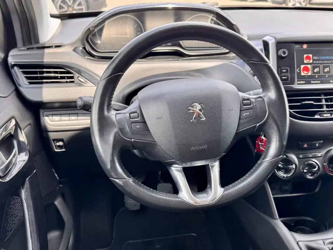Peugeot 208 2019 - 11990 EUR, 53000 km - AUTO.MOTO.pt - 53000km - foto 11 de 19