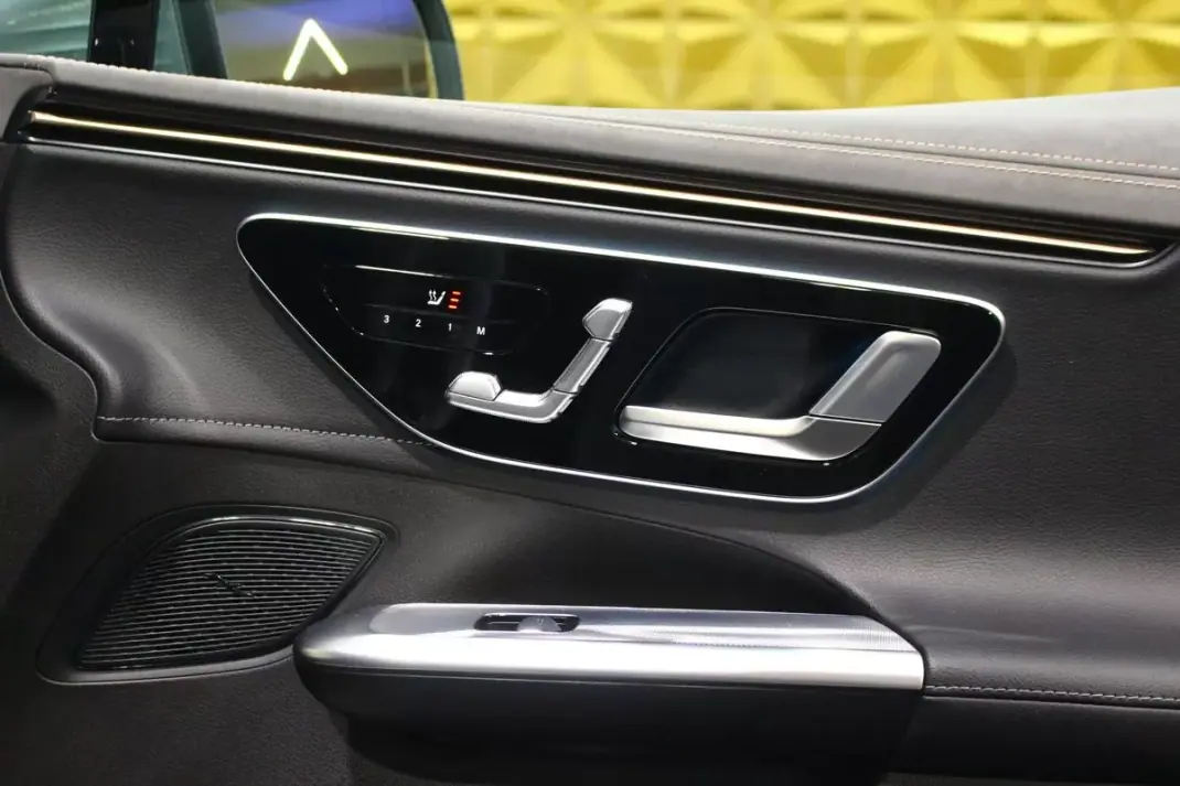 Mercedes-Benz EQE 2025 - 58900 EUR, 25000 km - AUTO.MOTO.pt - 25000km - foto 26 de 42