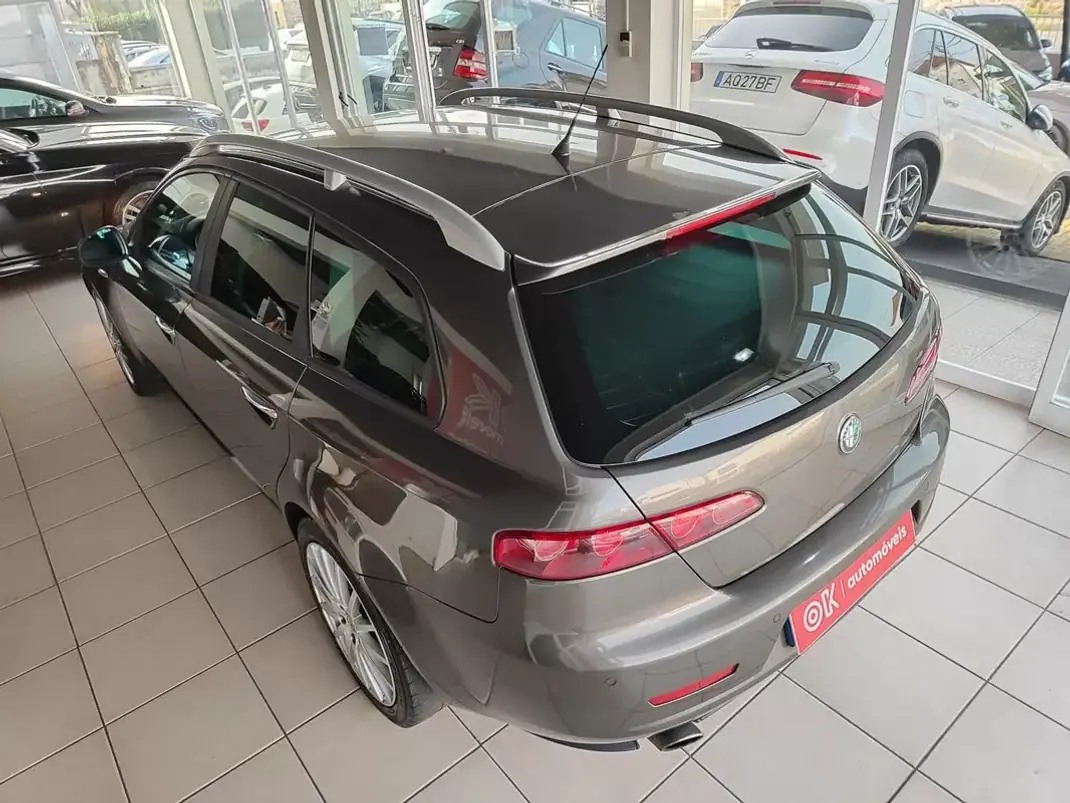 Alfa Romeo 159 Sportwagon 2008 - 7250 EUR, 221050 km - AUTO.MOTO.pt - 221050km - foto 8 de 37