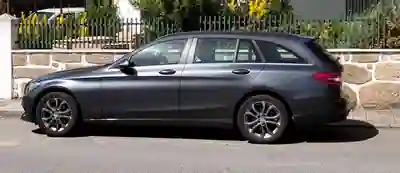 Mercedes-Benz C 180 2015 - 14500 EUR, 230000 km - AUTO.MOTO.pt - 230000km - foto 2 de 15