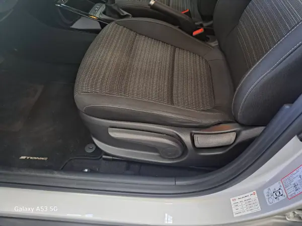 Kia Stonic 2020 - 14990 EUR, 41765 km - AUTO.MOTO.pt - 41765km - foto 12 de 34