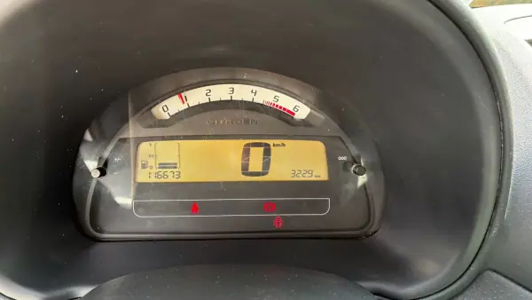 Citroën C3 2009 - 7250 EUR, 116000 km - AUTO.MOTO.pt - 116000km - foto 7 de 14